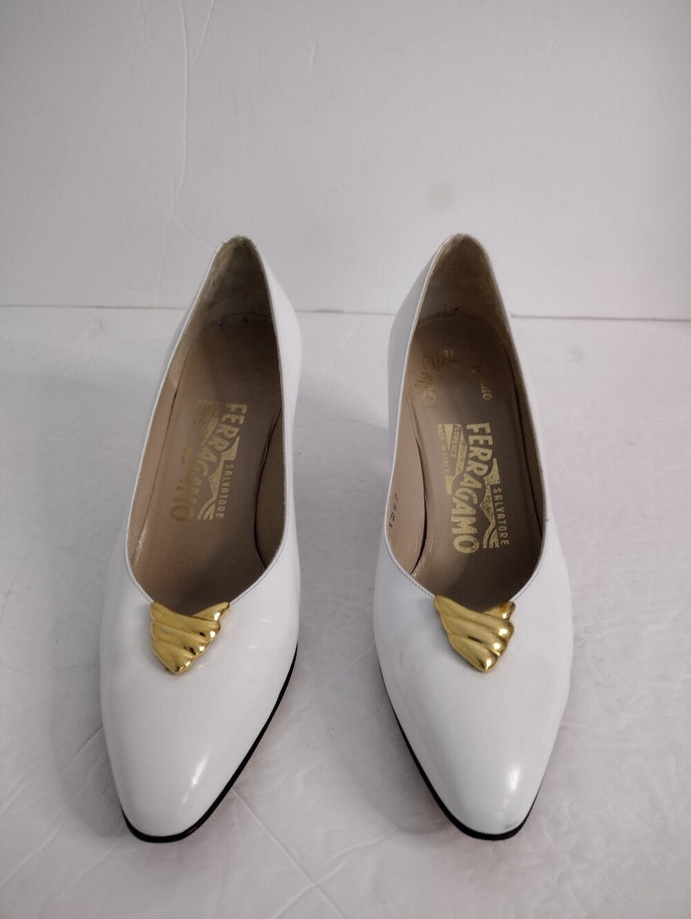 Salvatore Ferragamo White Leather Pumps 6.5 Vintage 80s w/ Box Office Siren - Picture 2 of 8